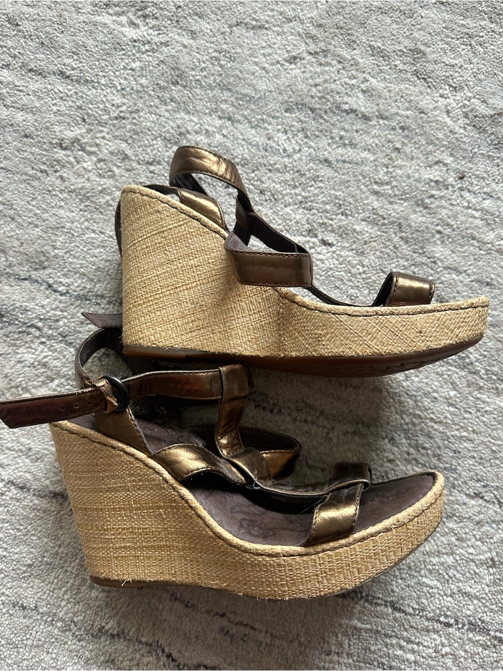 Born Women’s Bronze Strappy Espadrille Wedge Sandals  size 8